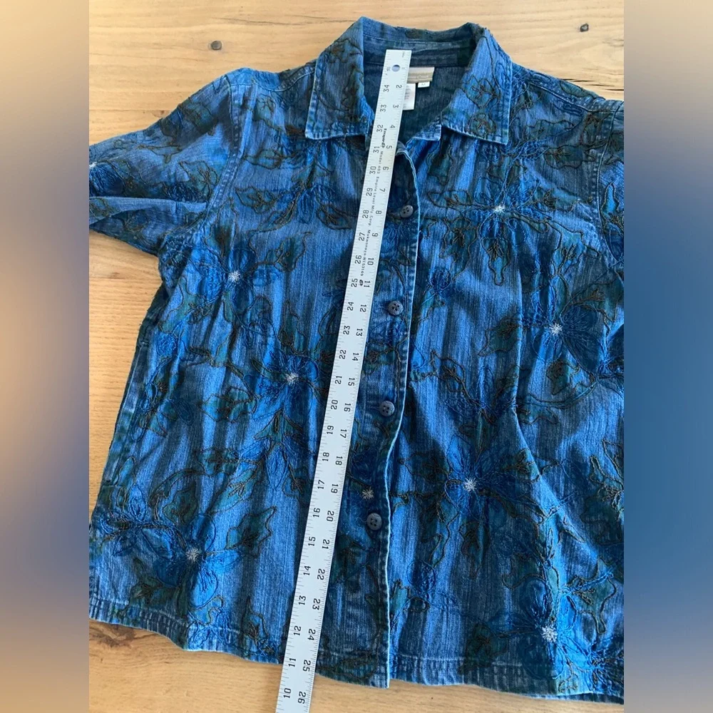 Coldwater Creek Floral Embroidery Denim Blue Jacket Cotton‎ Women’s M Preloved